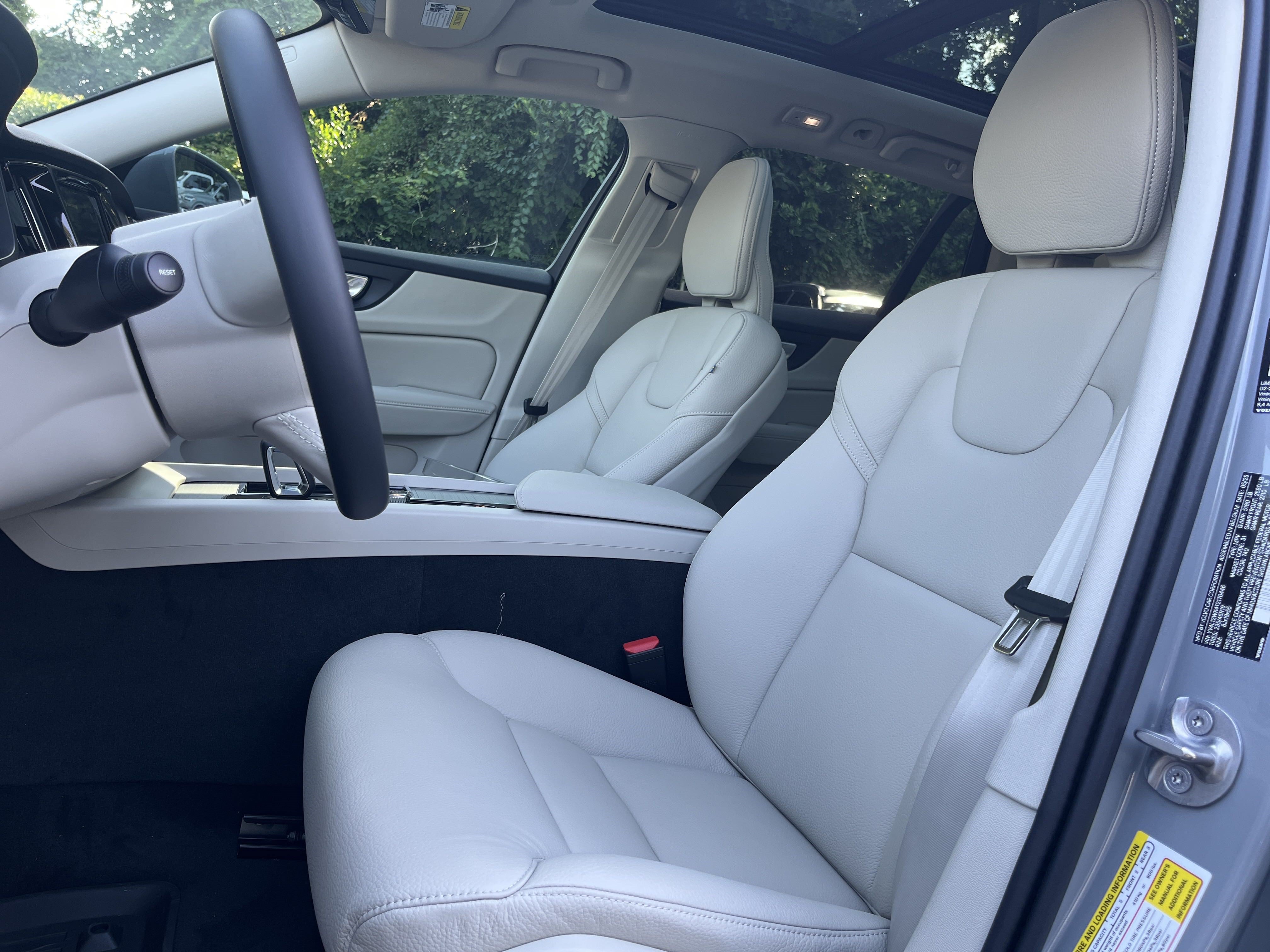 Certified 2026 Volvo V60 B5 Cross Country Plus w/ Protection Package Premier AWD/4WD image 15