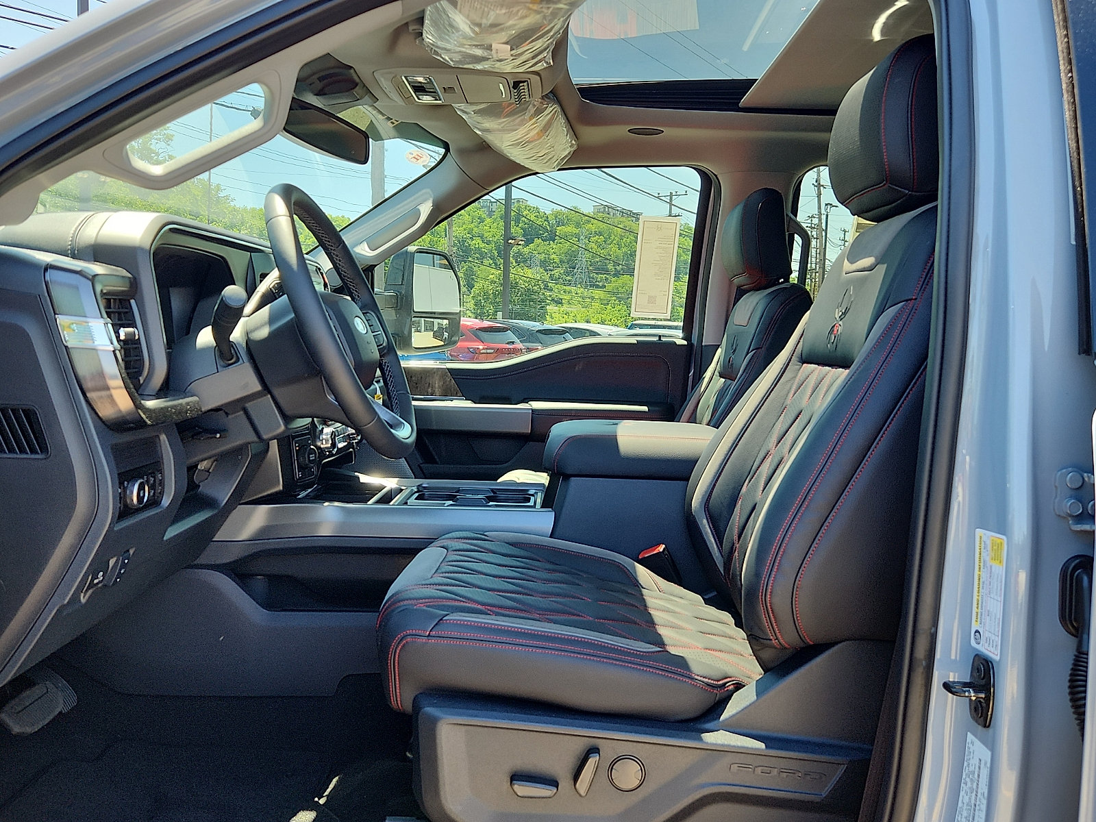 New 2026 Ford F250 Lariat w/ Black Appearance Package AWD/4WD image 11
