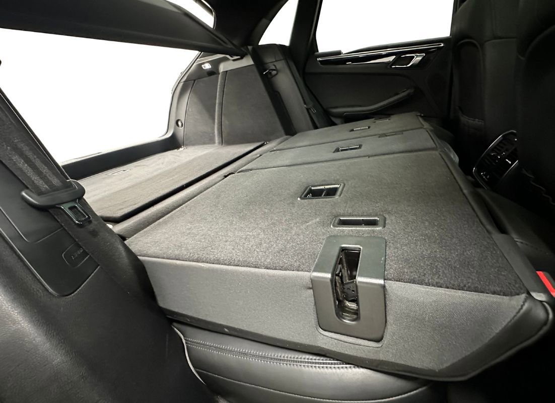 Used 2018 Porsche Macan image 17