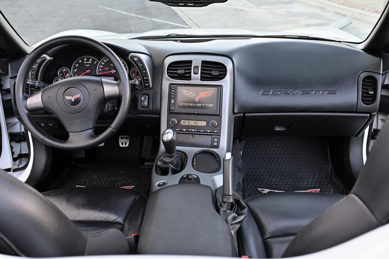 Used 2006 Chevrolet Corvette Convertible w/ Preferred Equipment Group RWD image 18
