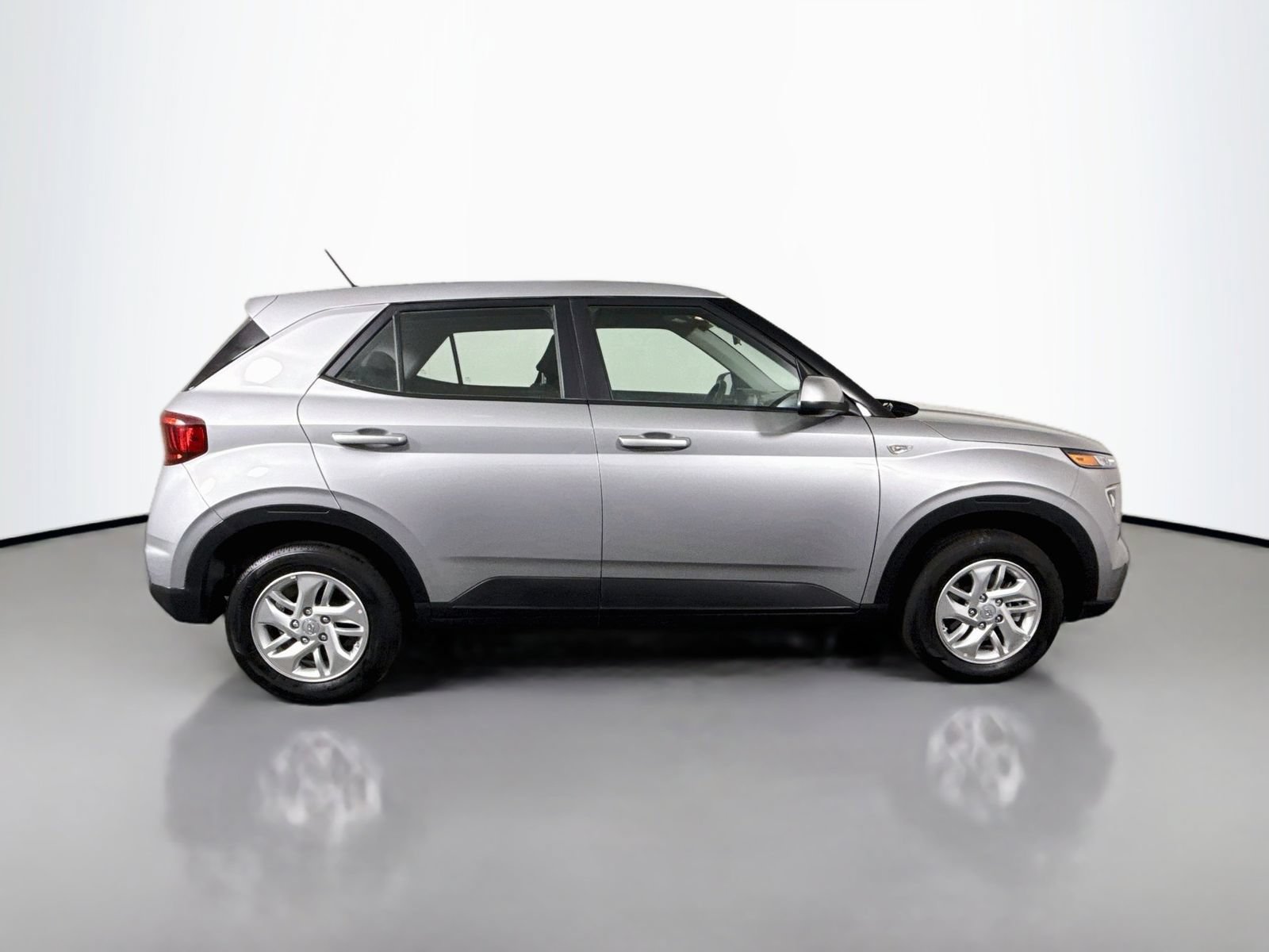 Used 2026 Hyundai Venue SE FWD image 8