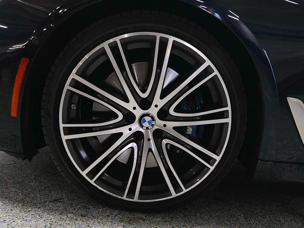 Used 2018 BMW M550i xDrive AWD/4WD image 5