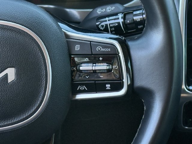 Used 2023 Kia Sorento SX FWD image 14