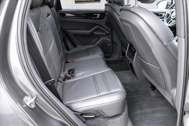 Used 2019 Porsche Cayenne S image 24