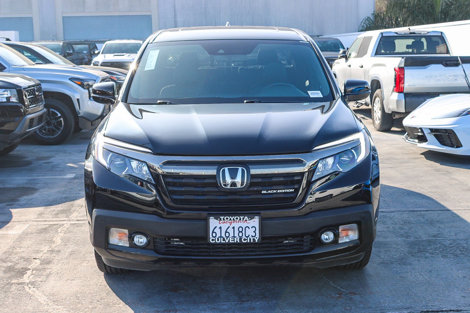 Used 2020 Honda Ridgeline Black Edition image 2