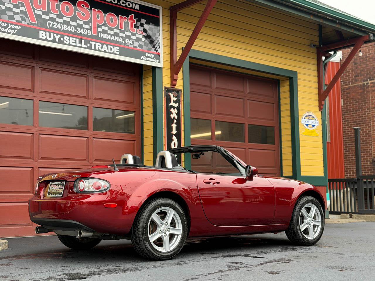 Used 2006 MAZDA MX-5 Miata Touring RWD image 10