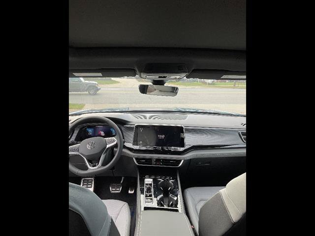 New 2026 Volkswagen Atlas Cross Sport SEL R-Line AWD/4WD image 10
