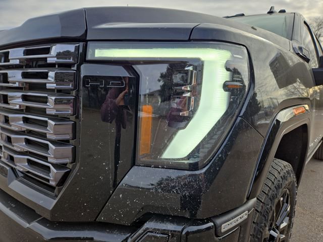 New 2026 GMC Sierra 2500 Denali Ultimate w/ LPO, Black Badging Package image 6
