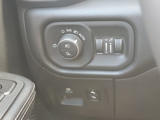 New 2026 RAM 1500 Laramie w/ Sport Appearance Package AWD/4WD image 19