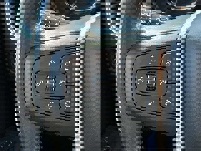 Used 2021 GMC Yukon SLT w/ SLT Premium Package image 29