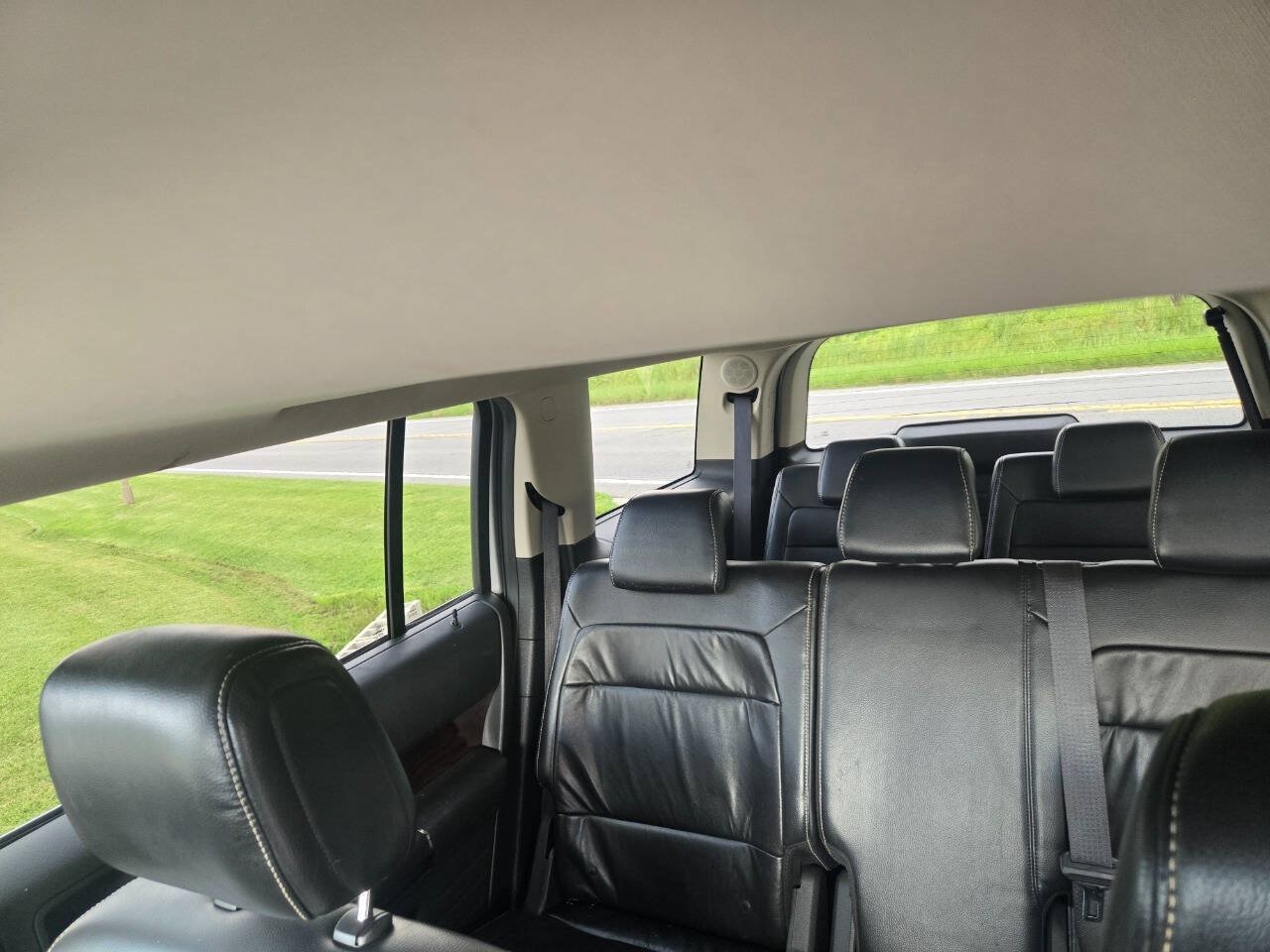 Used 2009 Ford Flex SEL FWD image 15