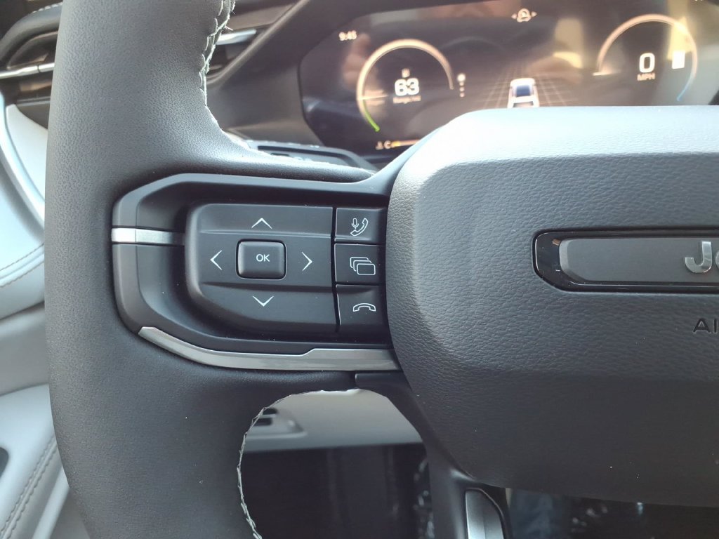New 2026 Jeep Cherokee Overland w/ Advanced Pro Tech Group AWD/4WD image 19