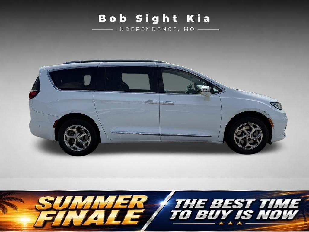 Used 2021 Chrysler Pacifica Limited w/ Premium & Safety Sphere Group AWD/4WD image 13
