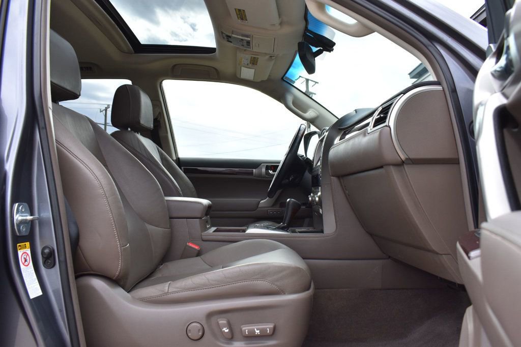 Used 2015 Lexus GX 460 w/ Premium Package image 17