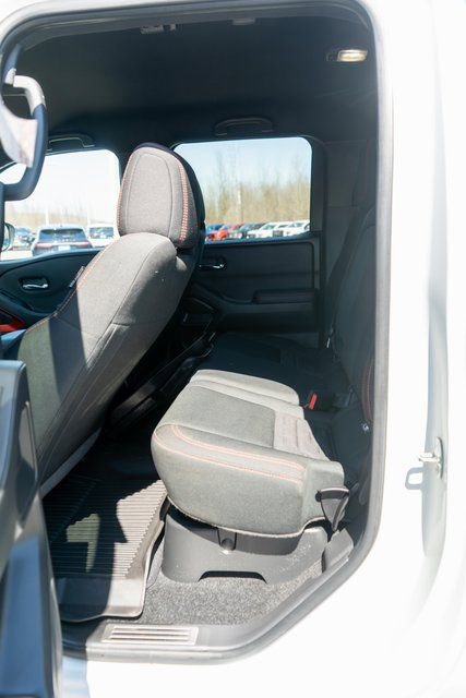 Used 2023 Nissan Frontier PRO-4X w/ Technology Package AWD/4WD image 10