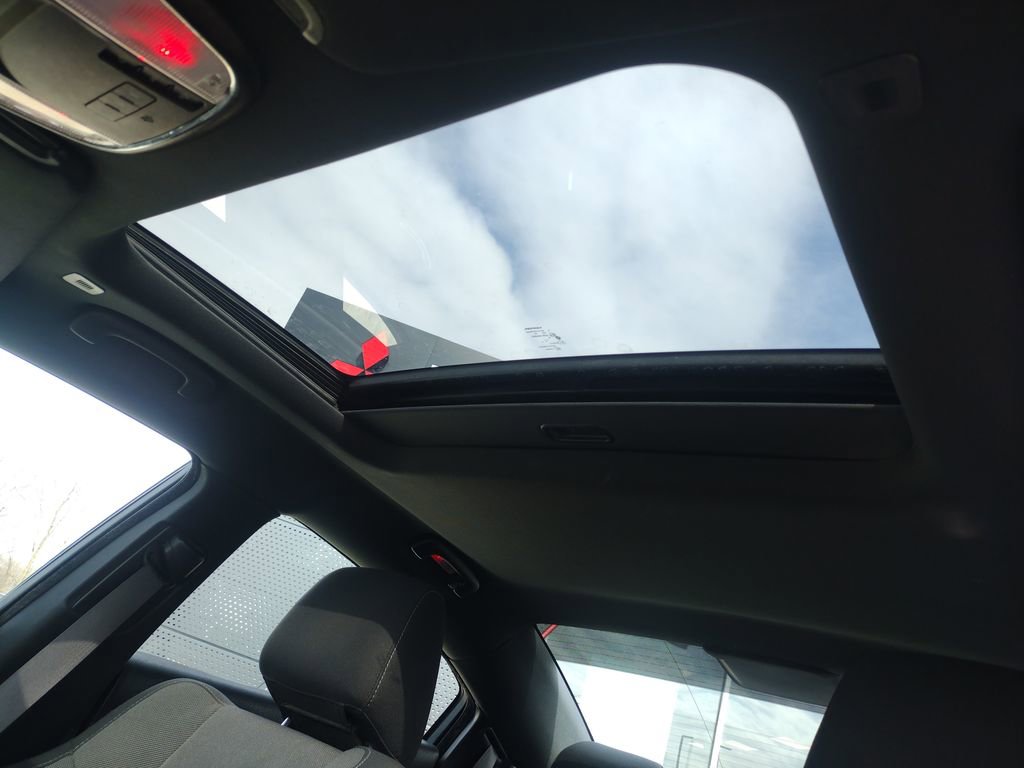 Used 2017 Dodge Charger SXT w/ Rallye Appearance Group image 11