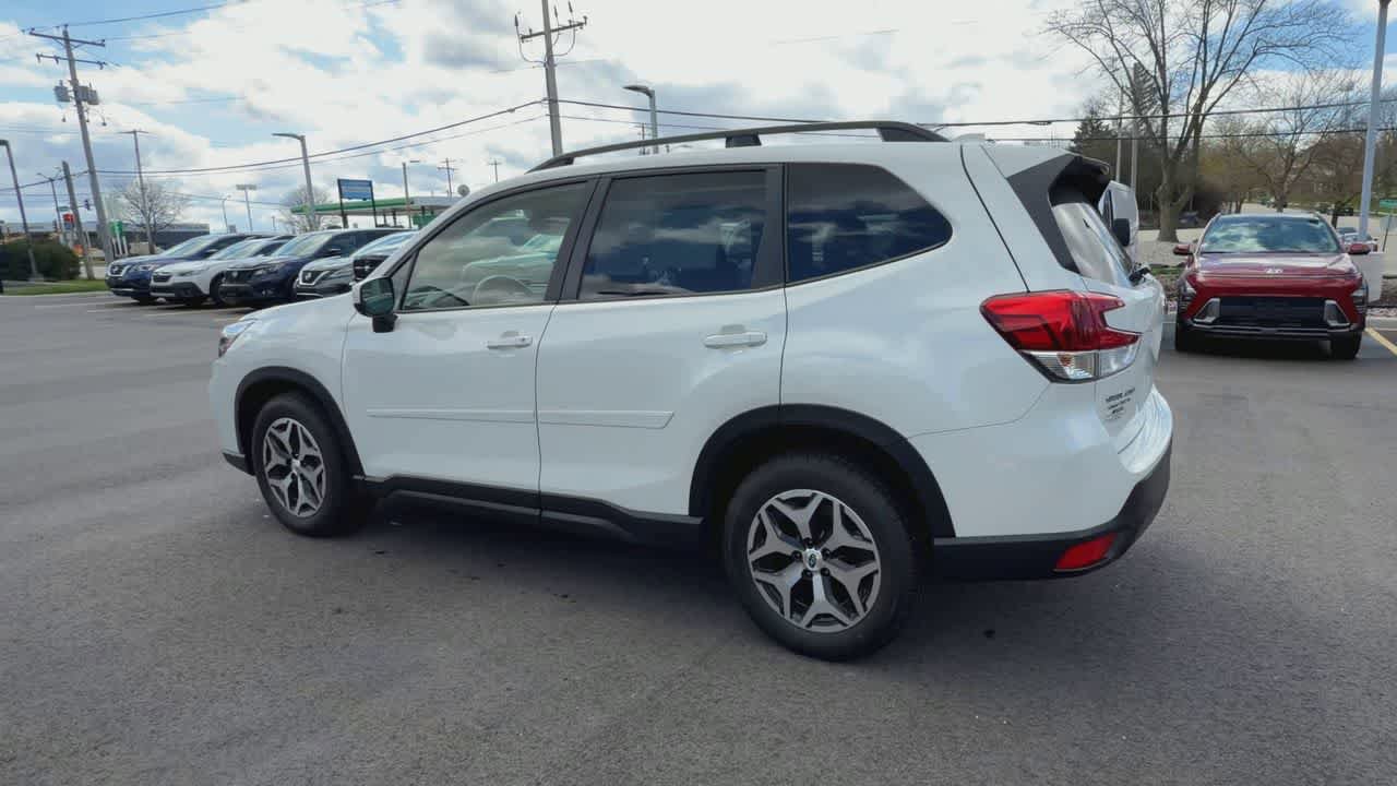 Certified 2021 Subaru Forester Premium AWD/4WD image 6