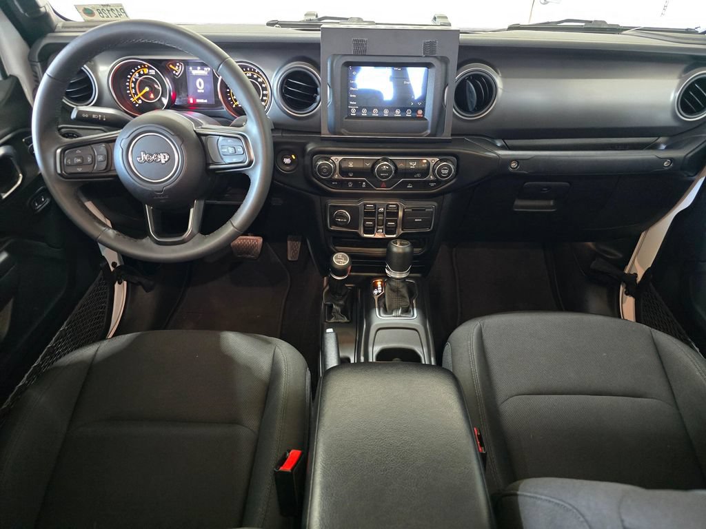 Used 2023 Jeep Gladiator Sport AWD/4WD image 9