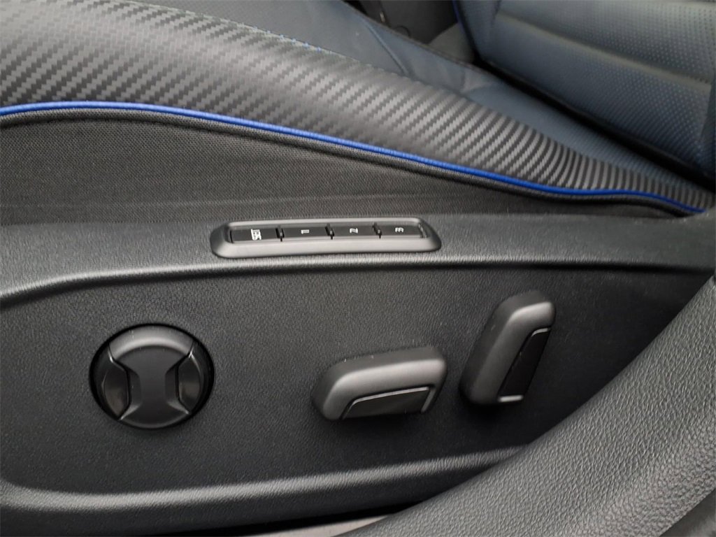 Used 2023 Volkswagen Golf 20th Anniversary Edition image 23