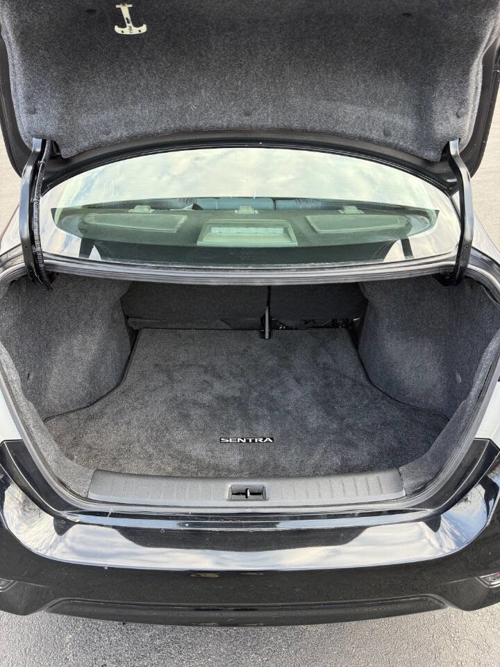 Used 2019 Nissan Sentra SV image 16