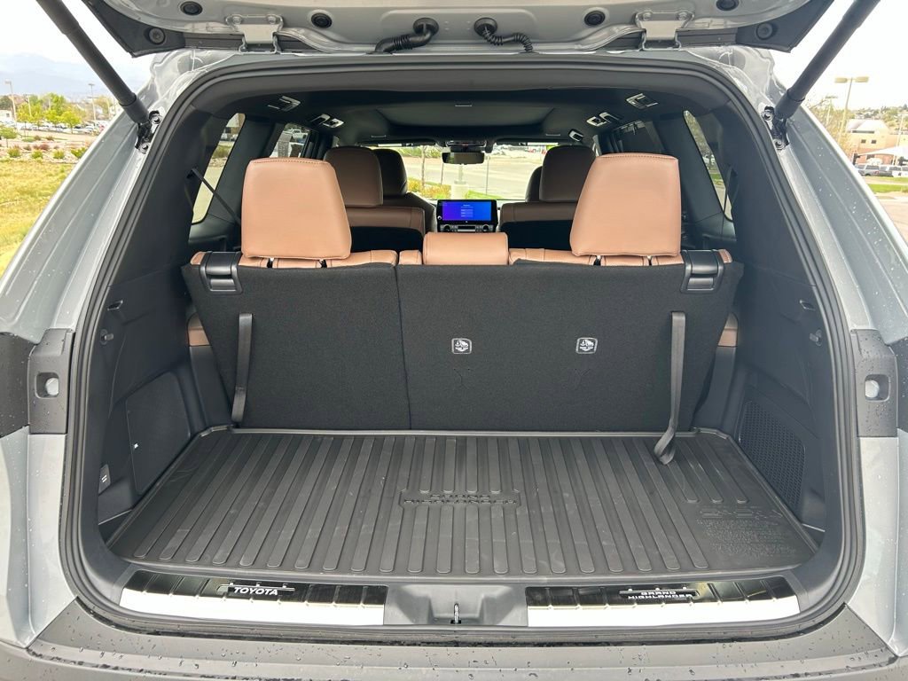 Used 2026 Toyota Grand Highlander AWD Hybrid image 24