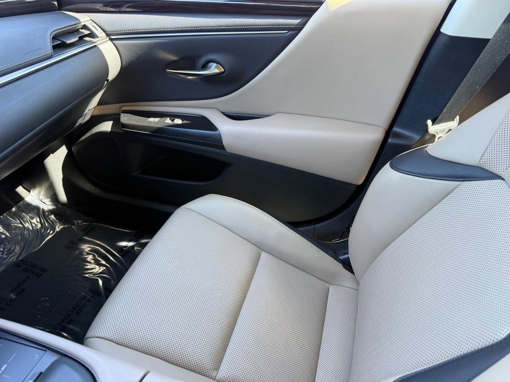 Used 2021 Lexus ES 250 w/ Premium Package image 24
