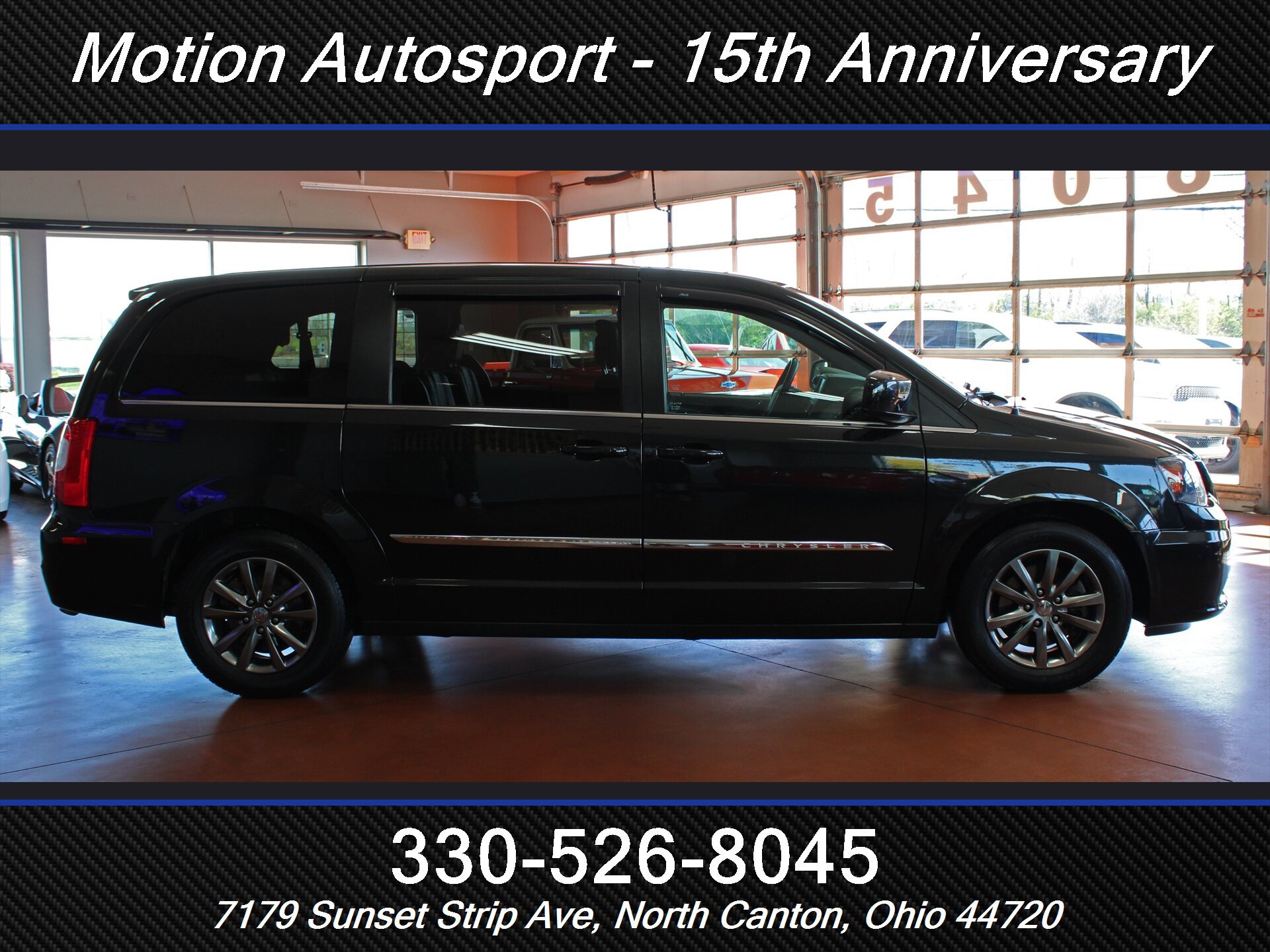 Used 2015 Chrysler Town & Country S w/ Driver Convenience Group FWD image 12