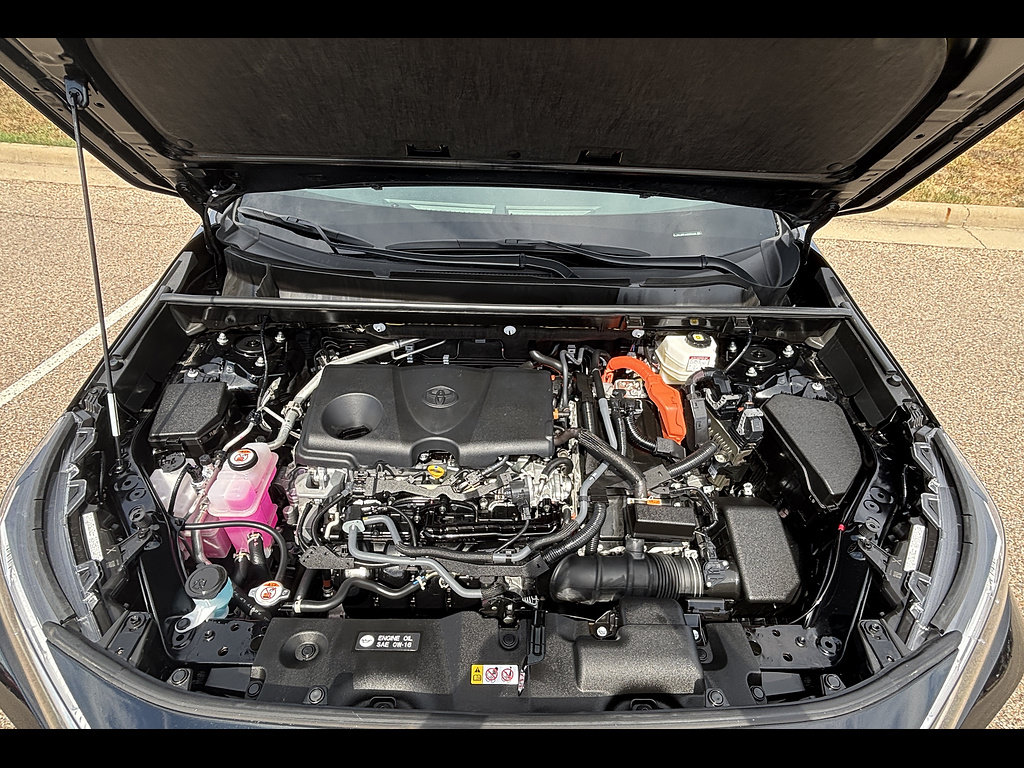Certified 2025 Toyota RAV4 LE AWD/4WD image 3