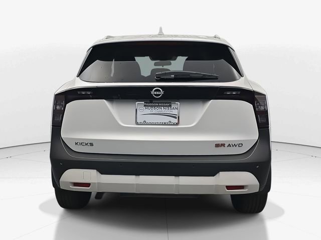 Used 2025 Nissan Kicks SR image 8