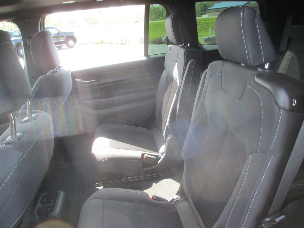 Used 2025 Jeep Grand Cherokee L Laredo w/ Luxury Tech Group I AWD/4WD image 21