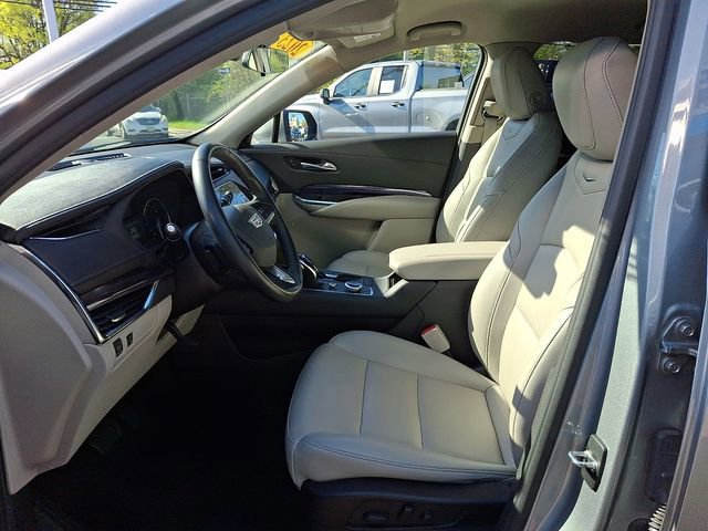 Used 2023 Cadillac XT4 Luxury FWD image 23