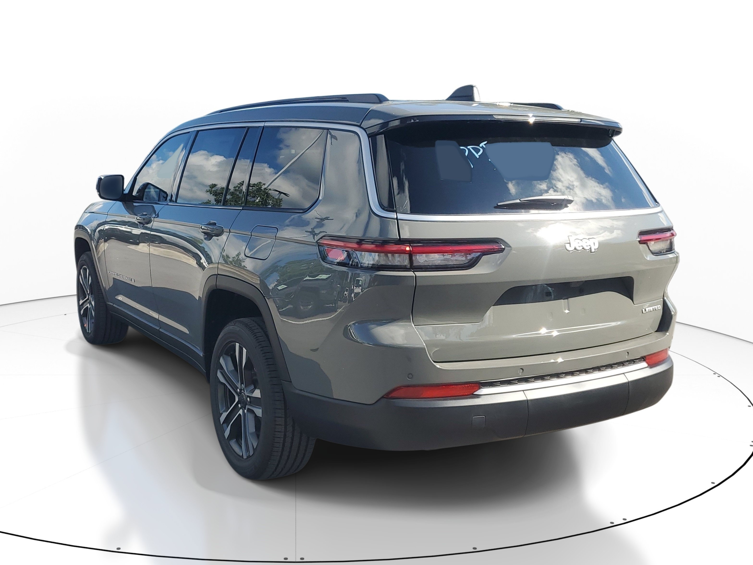 New 2027 Jeep Grand Cherokee L Limited RWD image 4