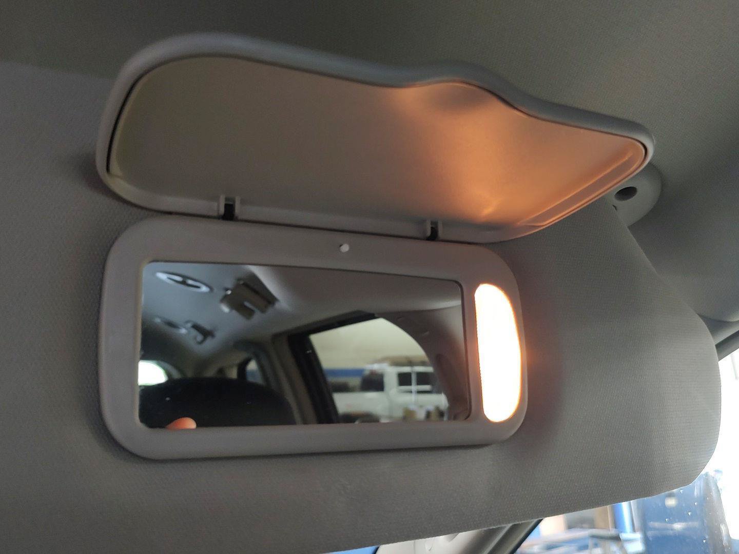 Used 2014 Chrysler Town & Country Touring-L w/ Trailer Tow Group FWD image 6