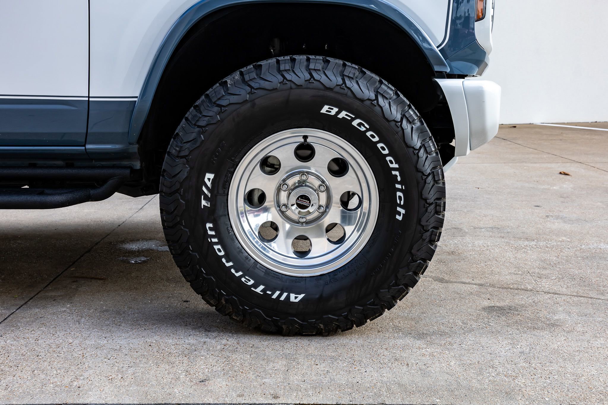Used 2023 Ford Bronco Heritage Edition AWD/4WD image 12