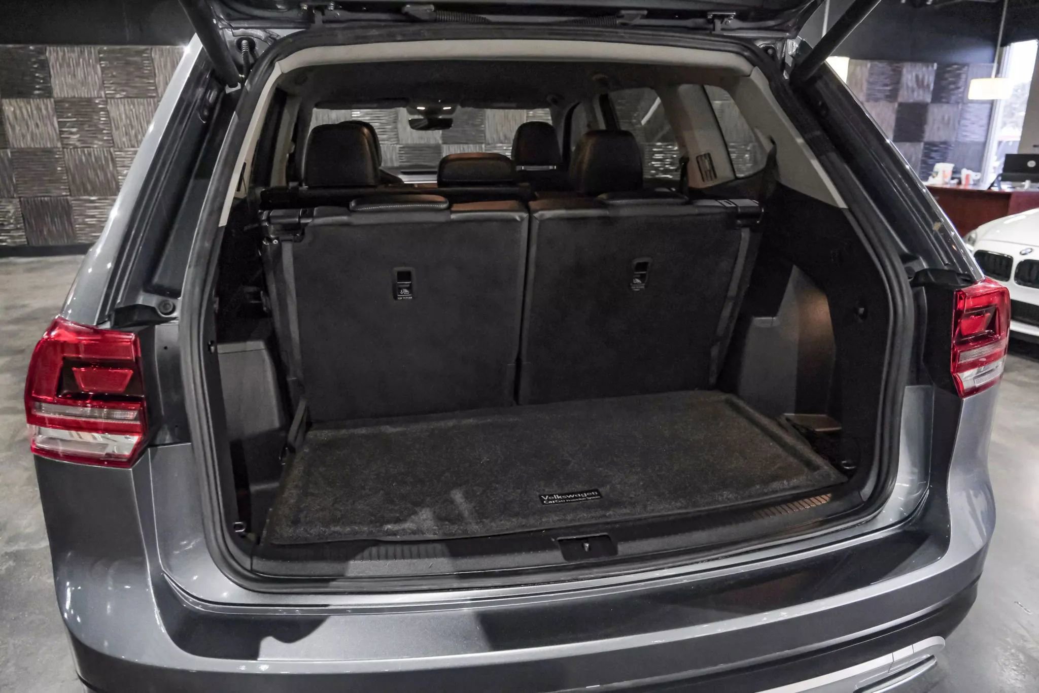 Used 2020 Volkswagen Atlas SE w/ Towing Package image 47