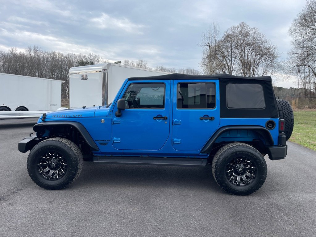 Used 2015 Jeep Wrangler Unlimited Rubicon w/ Connectivity Group image 3