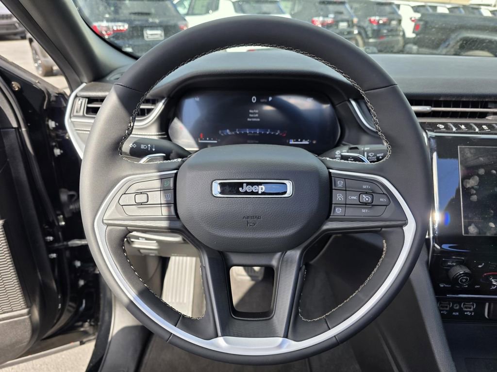 Certified 2025 Jeep Grand Cherokee Altitude image 16