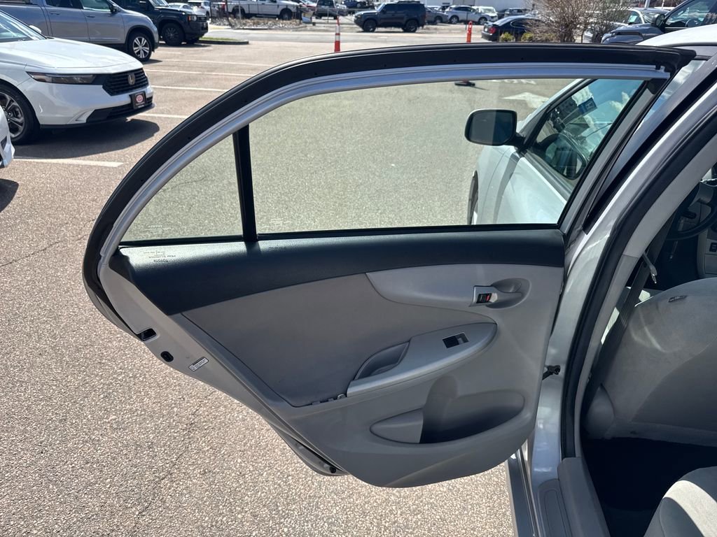 Used 2012 Toyota Corolla LE w/ Premium Pkg FWD image 36