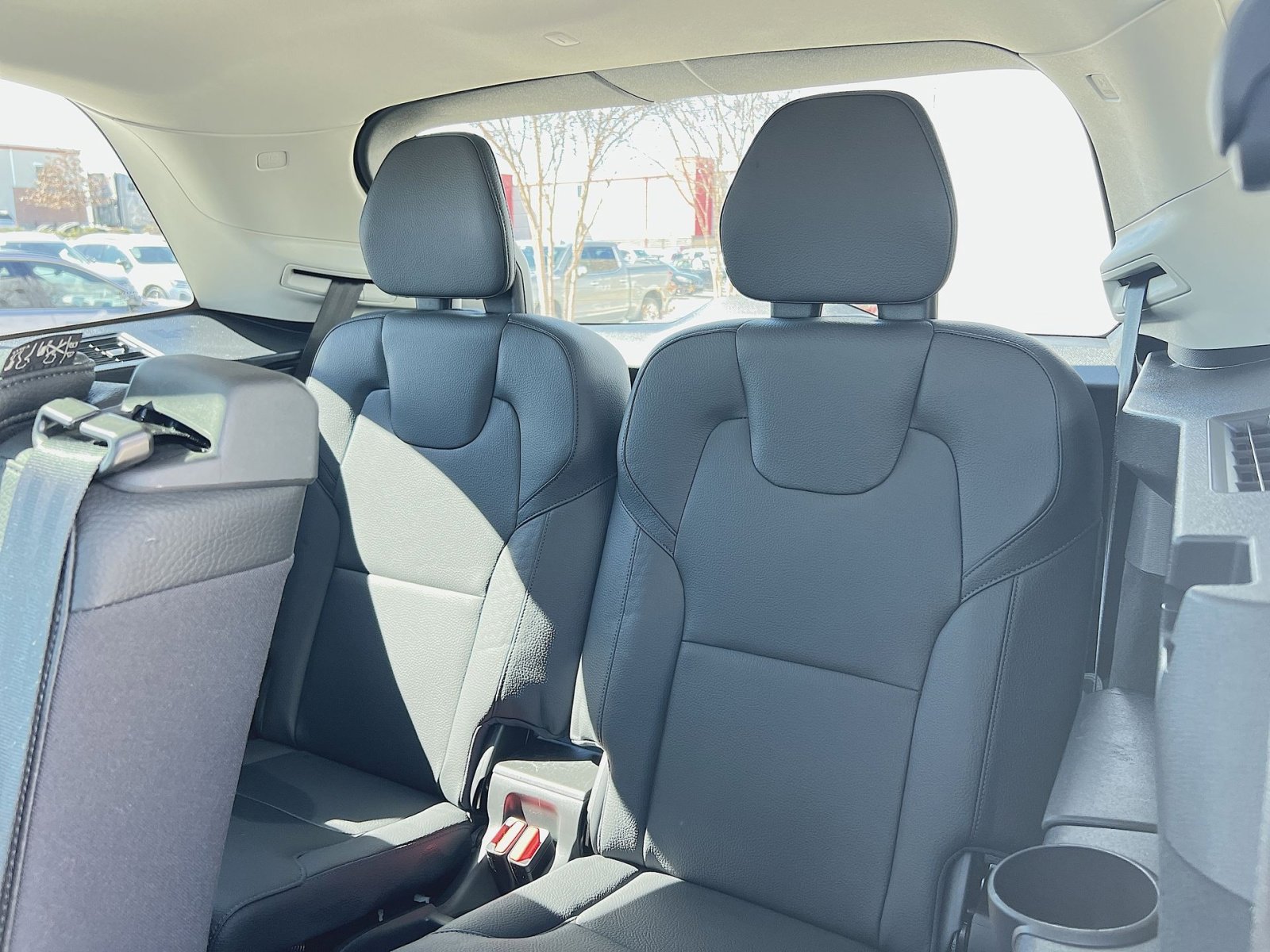 Certified 2025 Volvo XC90 B6 Plus image 26