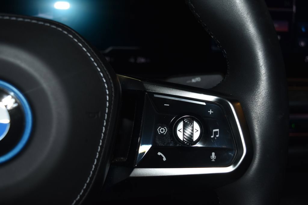 Certified 2024 BMW i7 xDrive60 image 9