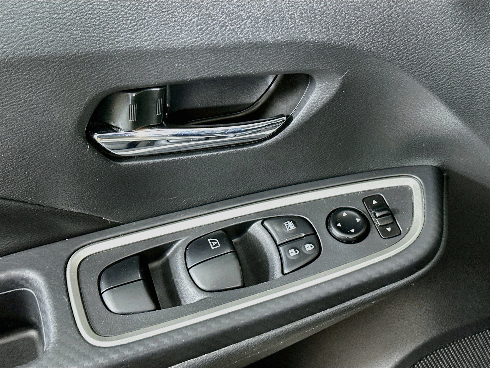 Used 2024 Nissan Versa SR w/ Trunk Package FWD image 15