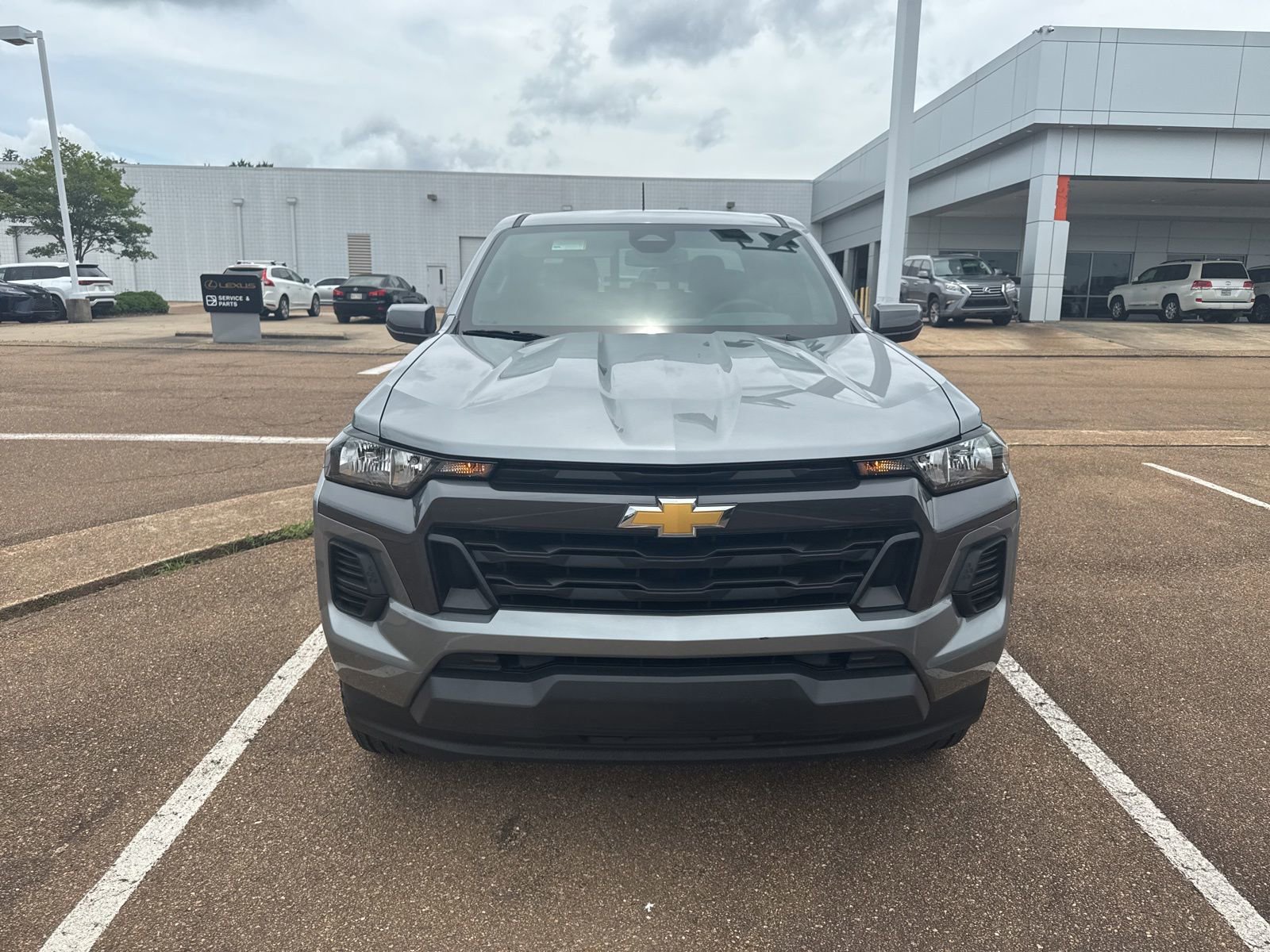 Used 2026 Chevrolet Colorado LT RWD image 2