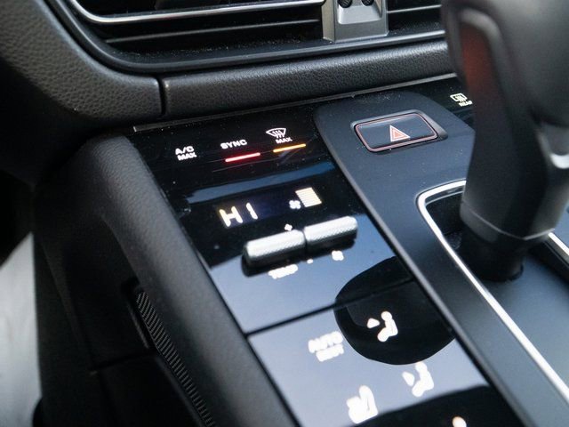 Certified 2025 Porsche Macan S image 26