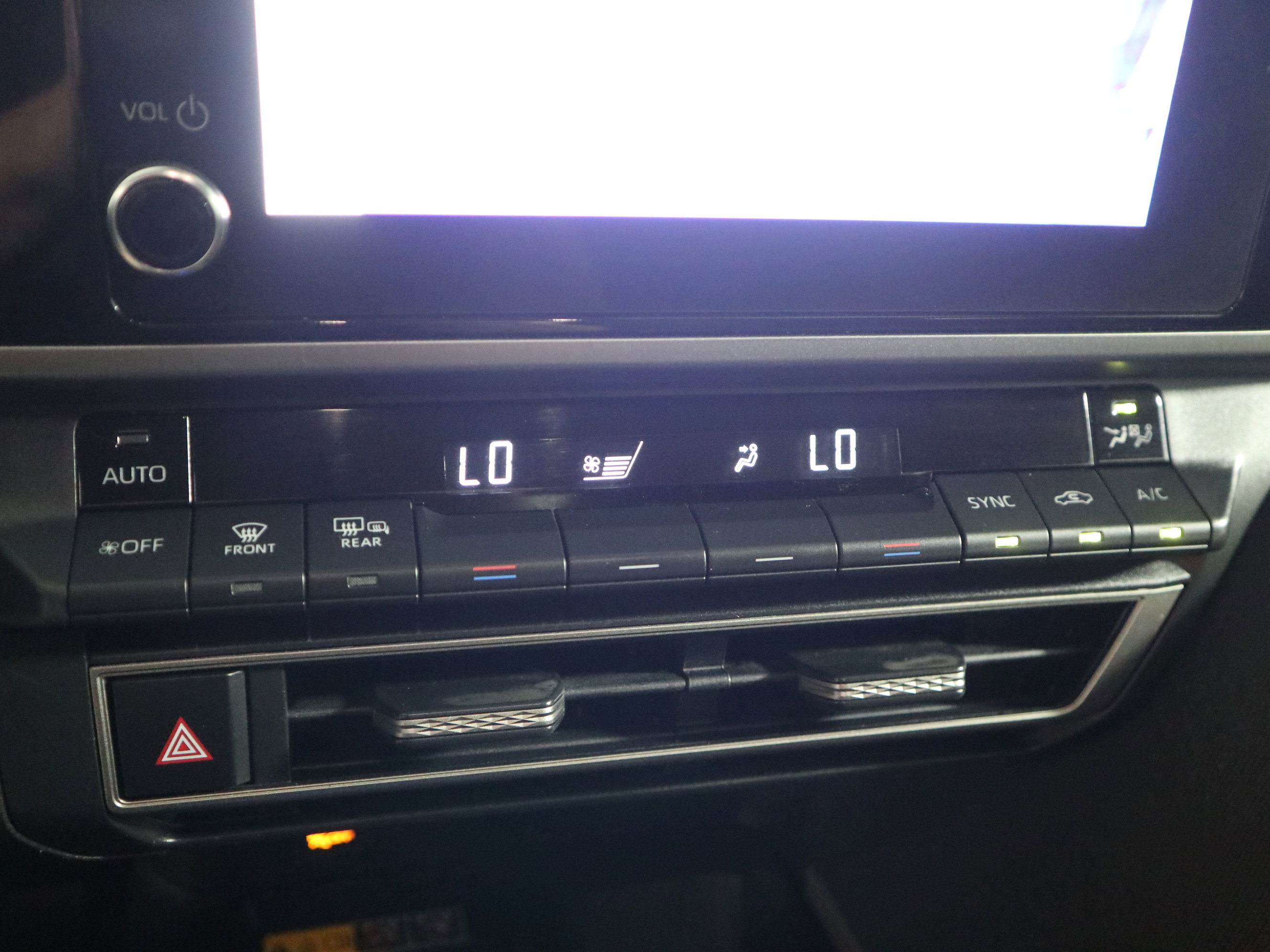 Used 2025 Toyota Camry LE FWD image 32