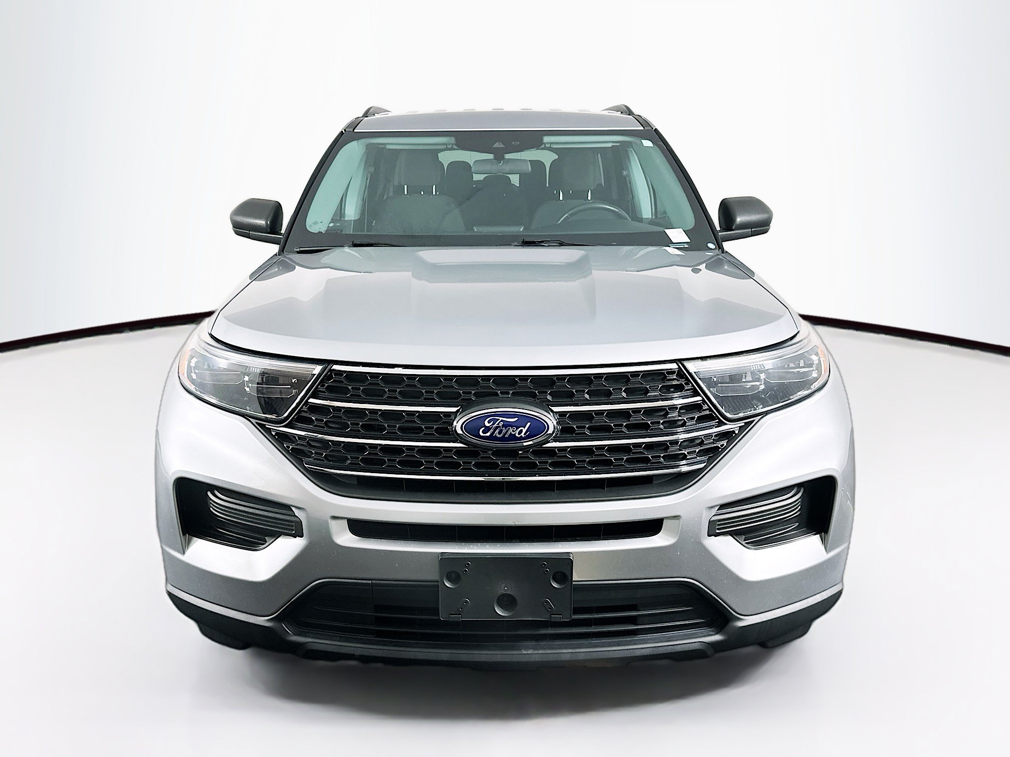 Used 2022 Ford Explorer XLT RWD image 2