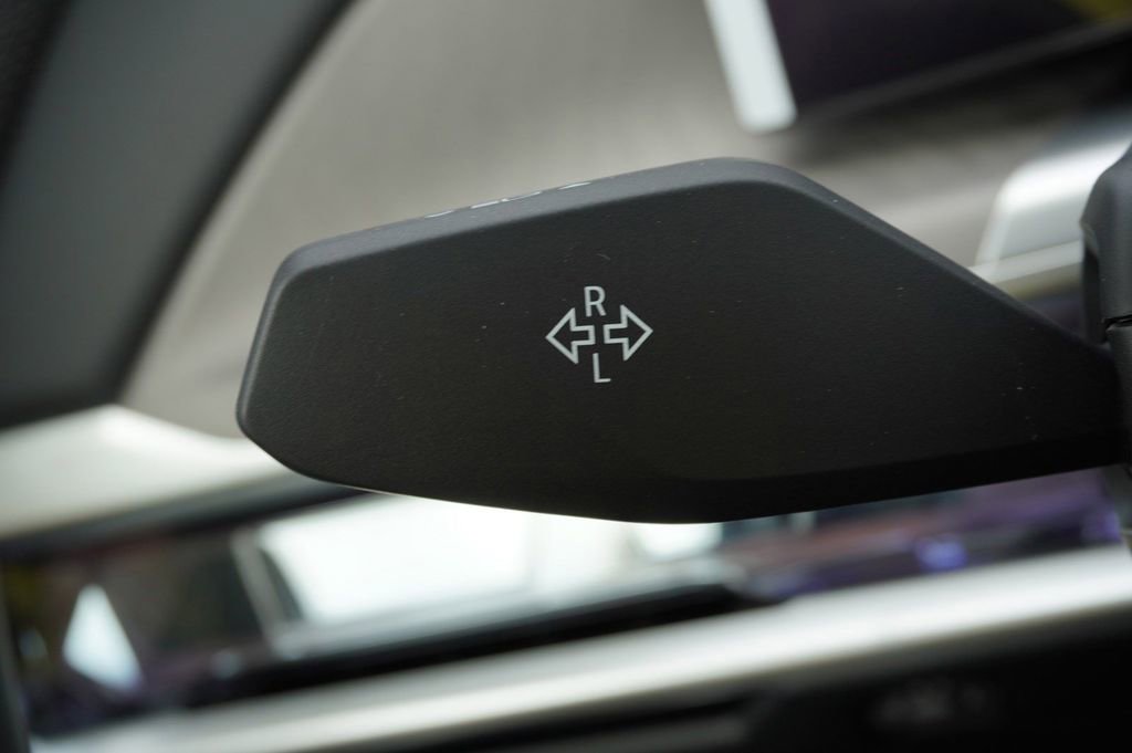 New 2024 BMW i7 xDrive60 image 13