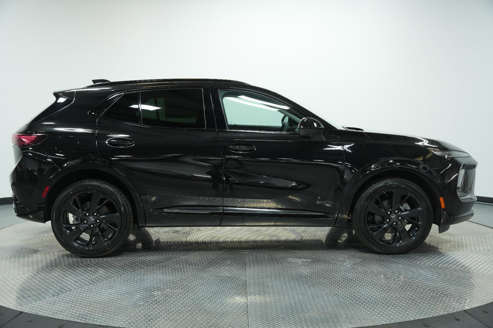 New 2025 Buick Envision Sport Touring image 9