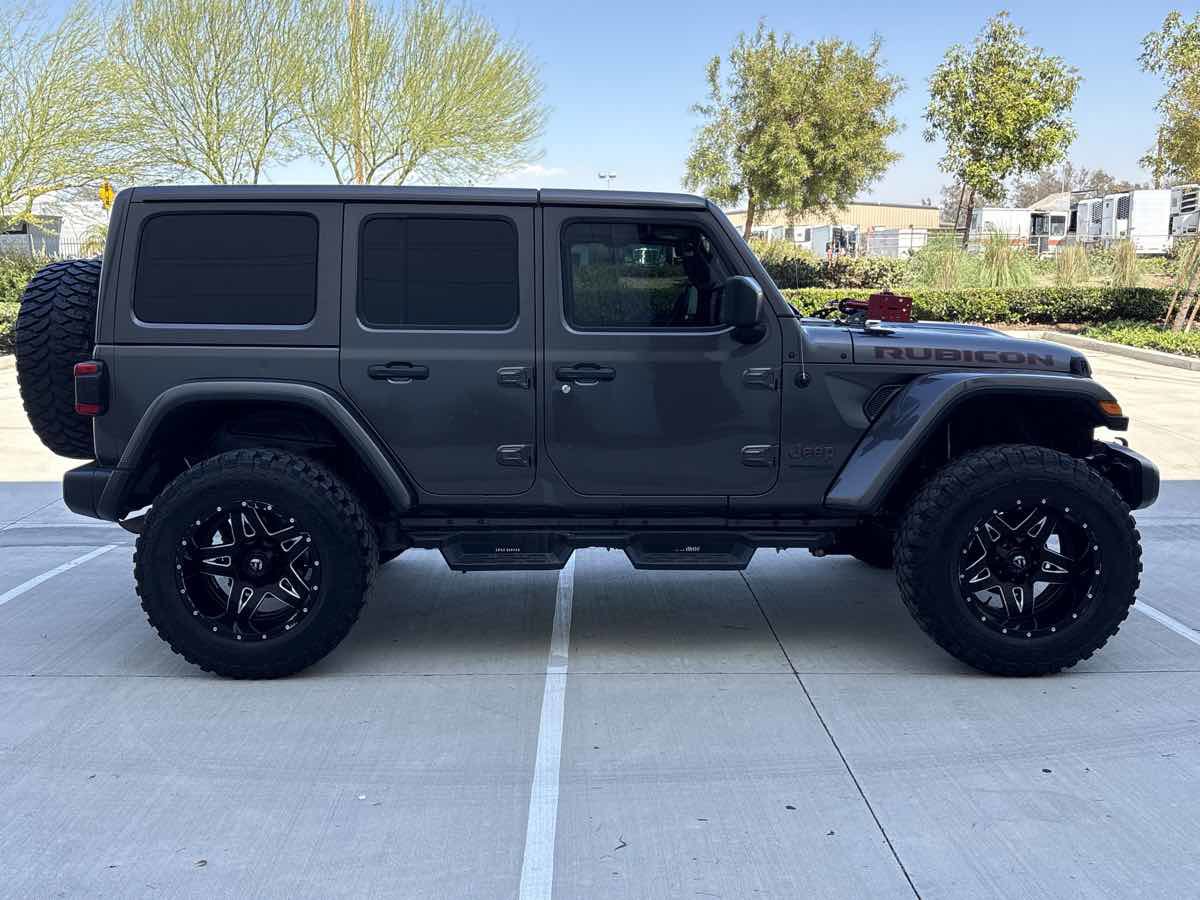 Used 2018 Jeep Wrangler Unlimited Rubicon AWD/4WD image 2