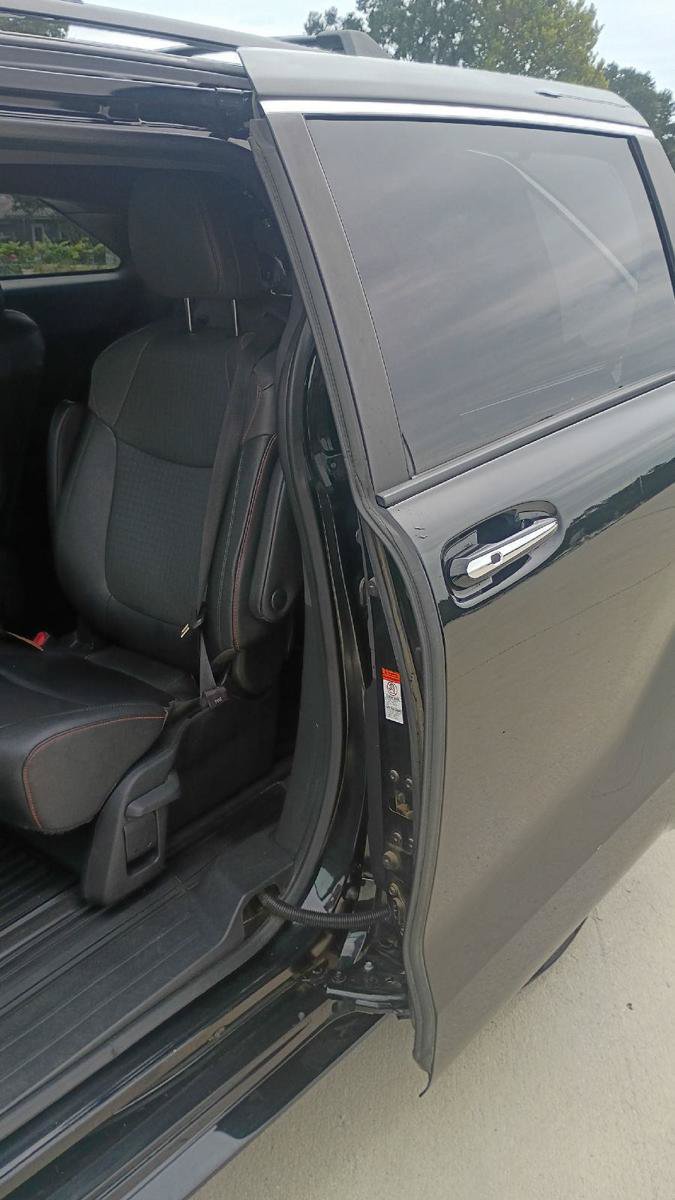 Used 2023 Toyota Sienna XSE FWD image 12