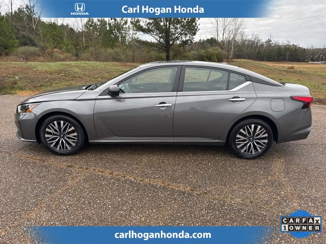 Used 2024 Nissan Altima 2.5 SV image 5